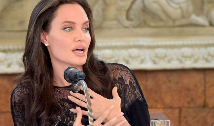 Anglina Jolie Returns to Spotlight