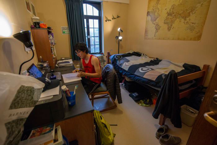 Students need to declutter their rooms and organise them in a better way so they can focus only on their studies 