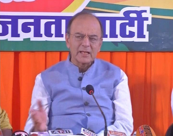 Finance Minster Arun Jaitley addressing media at Varanasi 