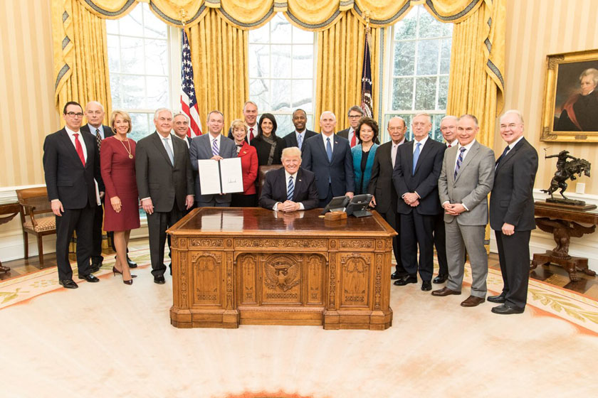 US President Donald trump with his Cabinet 