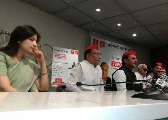 Akhilesh Yadav and Dimple Yadav During the press conference