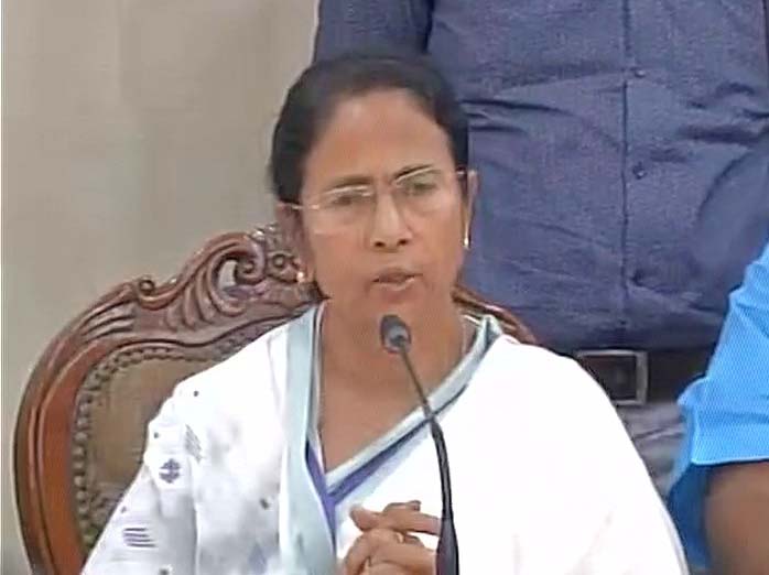 West Bengal Chief Minister Mamata Banerjee addressing media