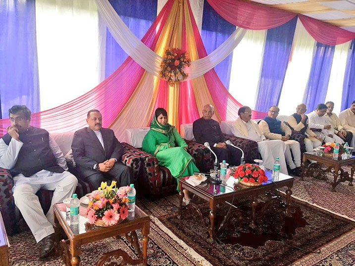 NDA presidential candidate Ramnath Kovind meets J&K Chief Minister Mehbooba Mufi 