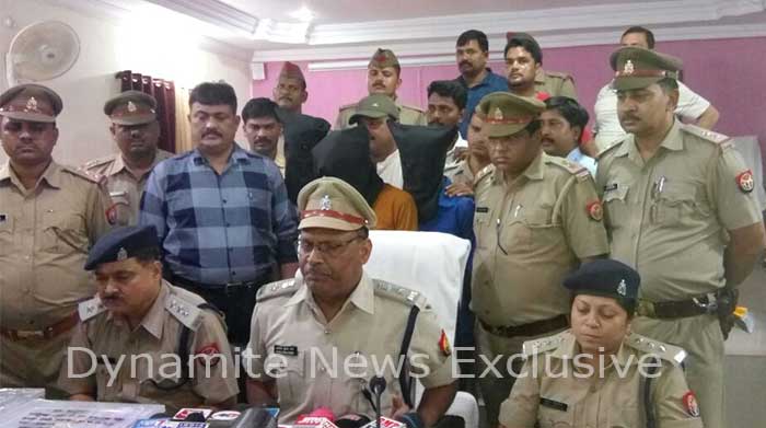 पुलिस की गिरफ्त में आरोपी