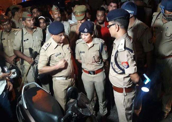 मौके पर मौजूद पुलिस