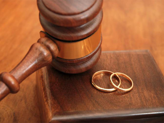 The Court ordered husband is liable to maintain his estranged wife and cannot be allowed to run away (File Photo)