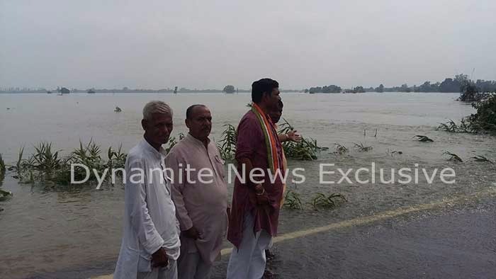 जिला कांग्रेस कमेटी के सदस्य और अध्यक्ष आलोक प्रसाद चेहरी के दौरे पर