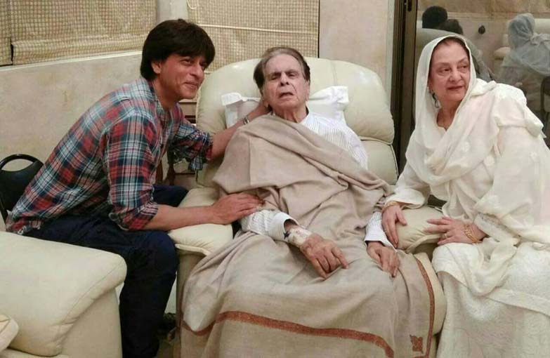 Shahrukh Khan with Dilip Kumar and his wife 