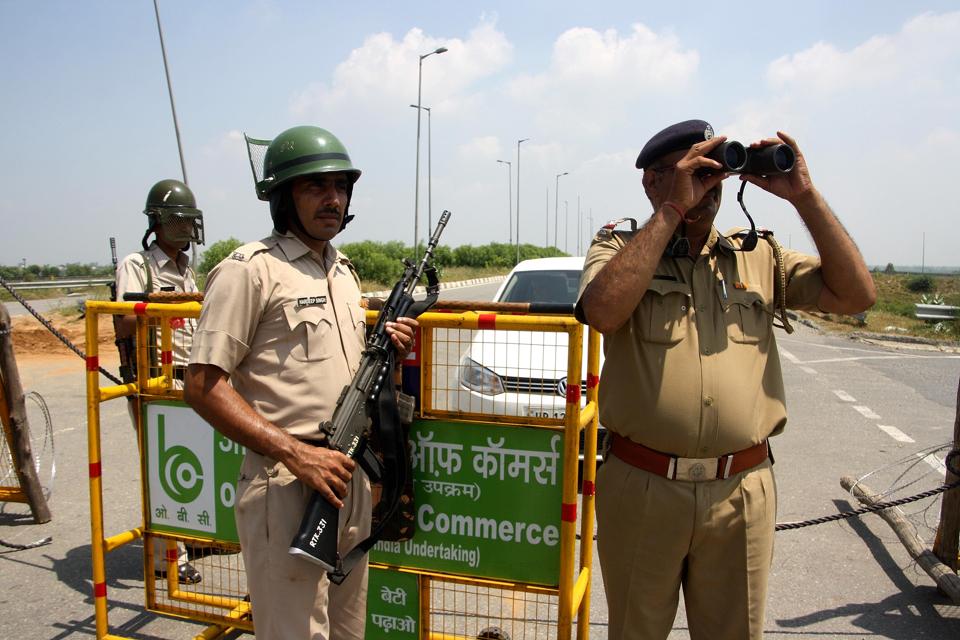 Police maintaining tight vigil near the Rohtak jail premises ahead of the hearing on quantum of sentence against Dera chief  Ram Rahim 