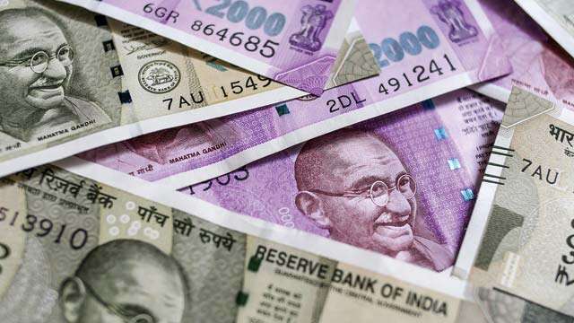 Rupee gains 7 paise