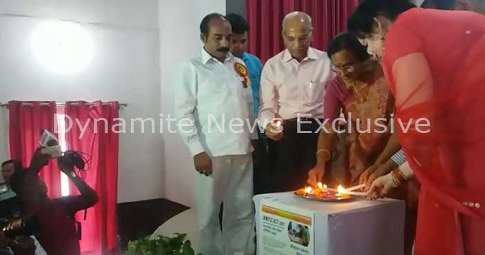 कार्यक्रम का शुभारंभ करती  कैबिनेट मंत्री रीता बहुगुणा जोशी 