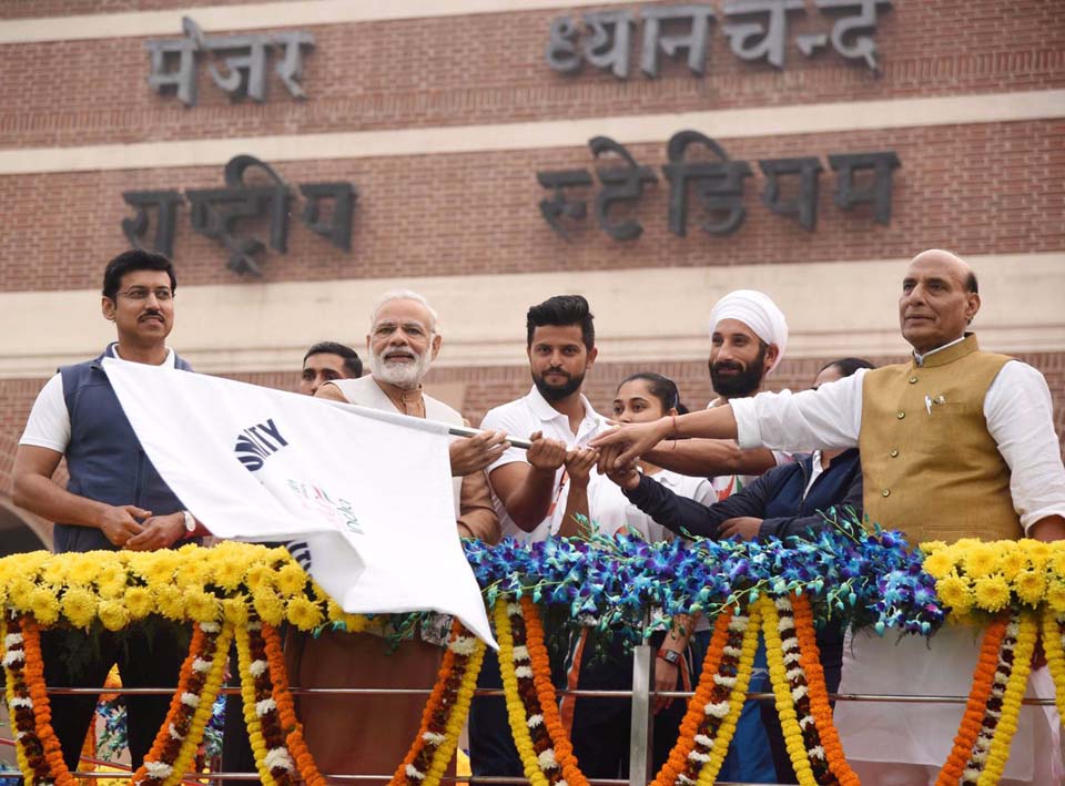 Prime Minister, Gymnast Dipa Karmakar, cricketer Suresh Raina, Home Minister Rajnath Singh, hockey player Sardara Singh and weightlifter Karnam Malleswari flags off Run for Unity