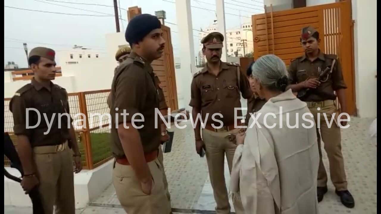 घटनास्थल पर मौजूद पुलिस 