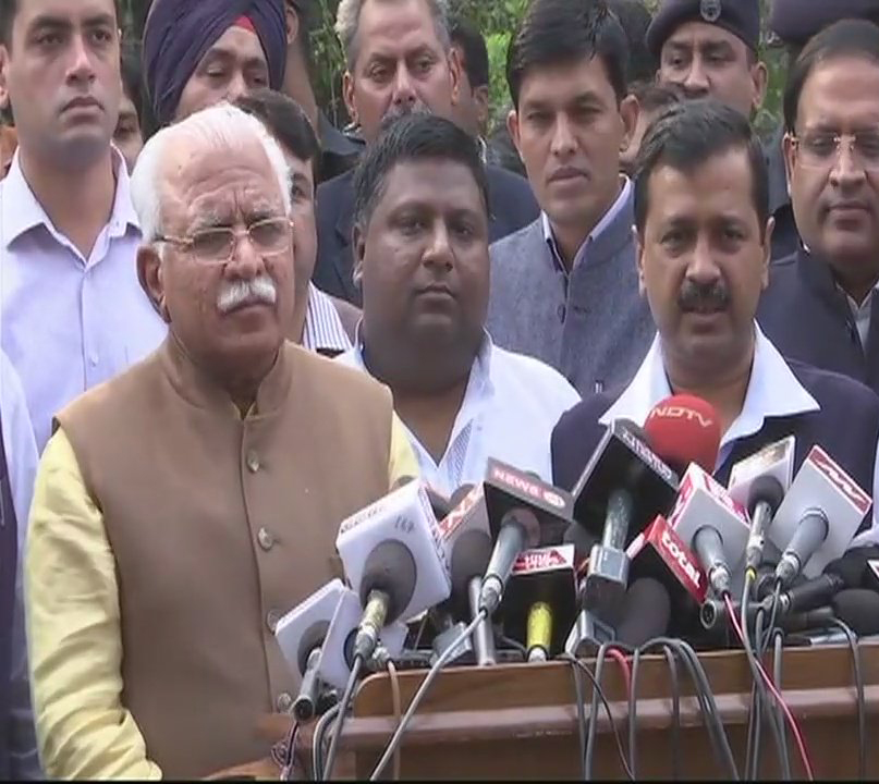 Delhi Chief Minister Arvind Kejriwal and his Haryana counterpart, Manohar Lal Khattar