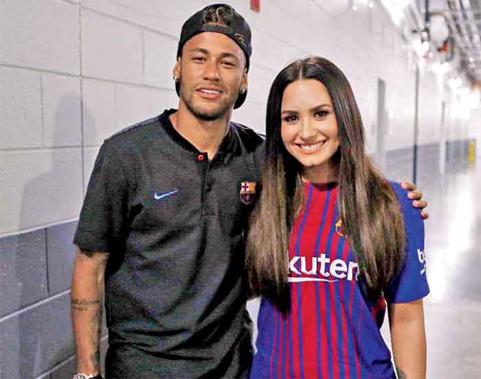  Neymar with Demi Lovato