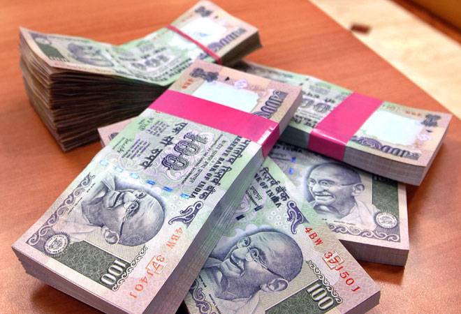 Rupee rebounds 6 paise