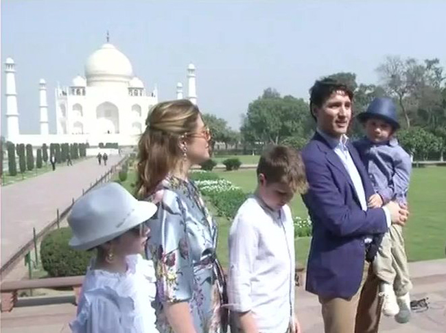 Justin Trudeau visiting Taj Mahal  with his family 