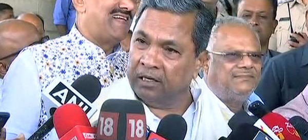 Siddaramaiah Addressing media