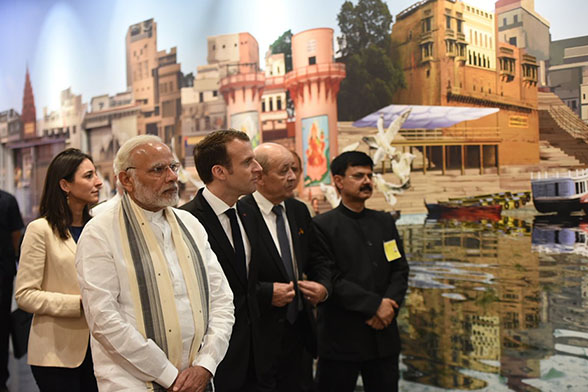 PM Modi, French President at Deendayal Hastkala Sankul 