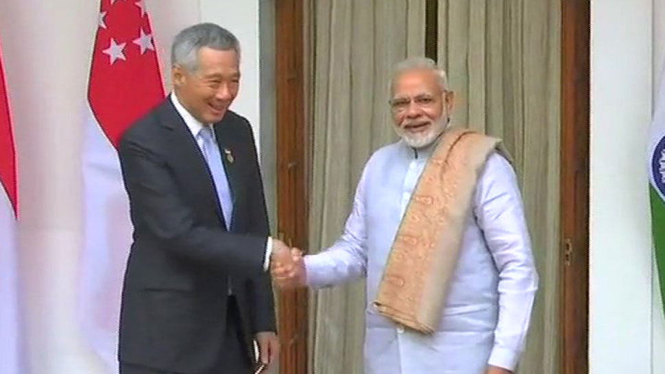 Prime Minister Narendra Modi with  Singapore PM Lee Hsien Loong