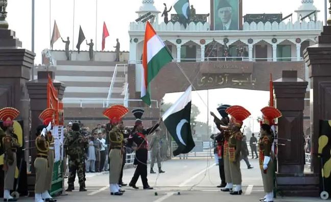 Exchange of sweets at Attari border on the occasion of Eid