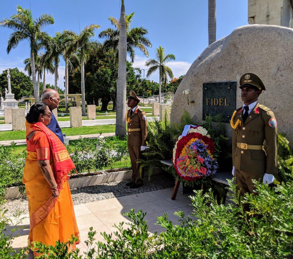 President Ram Nath Kovind paying homage to former Cuban prime minister Fidel Castro