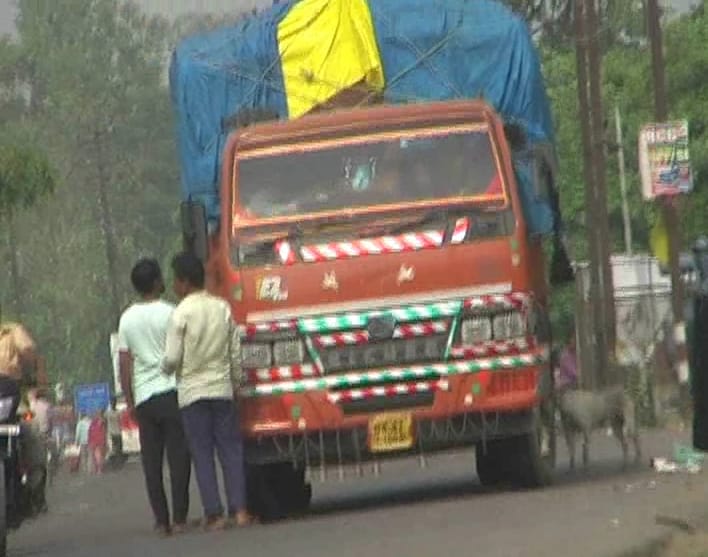 टैक्सी स्टैंड पर अवैध वसूली का खेल जोरो पर