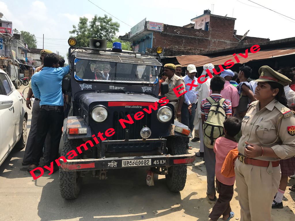 एवरेस्ट स्कूल के बाहर पुलिस की जीप (फाइल फोटो)