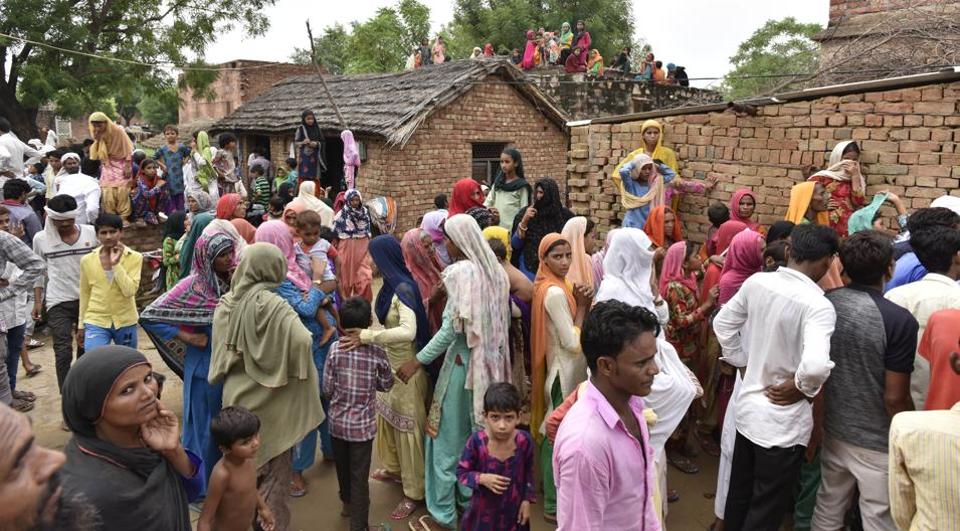 Relatives and neighbors of Rakbar Khan in Kolgaon, Haryana