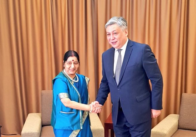 EAM Sushma Swaraj and Minister of Foreign Affairs of the Kyrgyz Republic E. Abdyldaev 