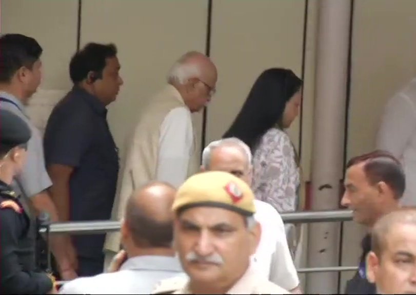 L K Advani and daughter Pratibha Advani at AIIMS