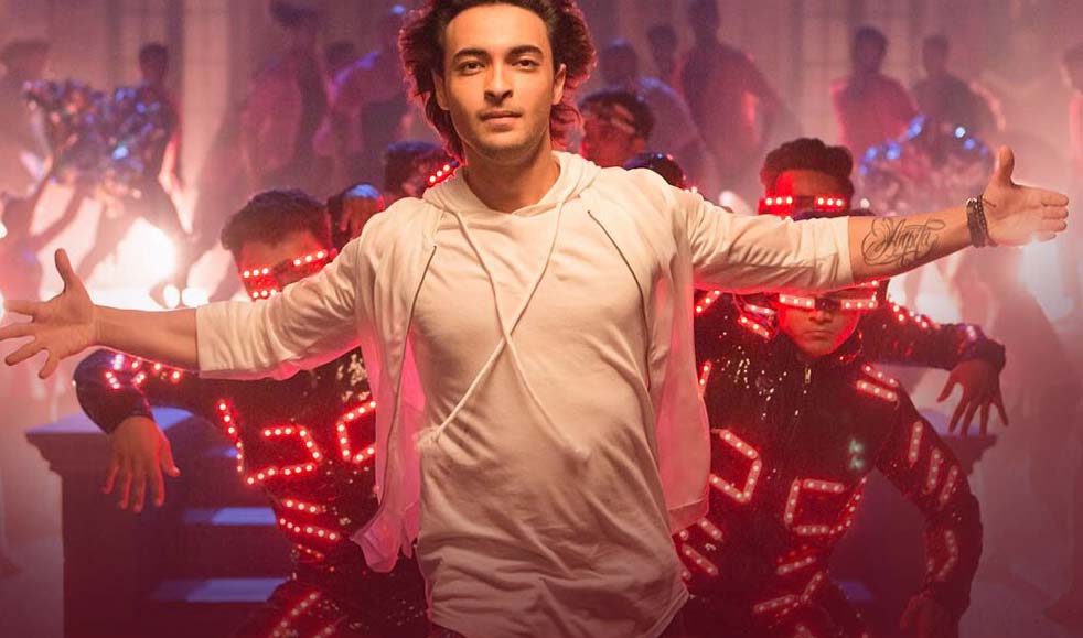 Still from song 'Rangtaari'