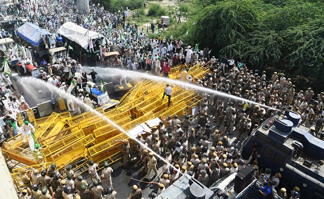 Farmers at UP-Delhi boarder