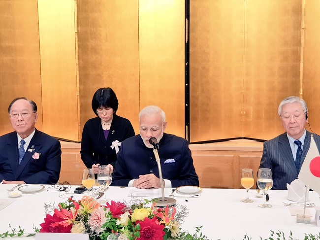 Prime Minister Narendra Modi interacting with top business leaders from India and Japan