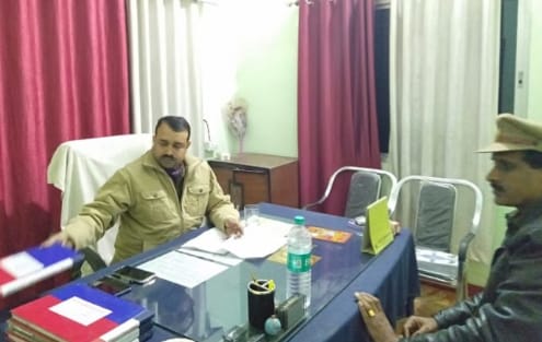 थाना जगदीशपुर में जांच करते SSP