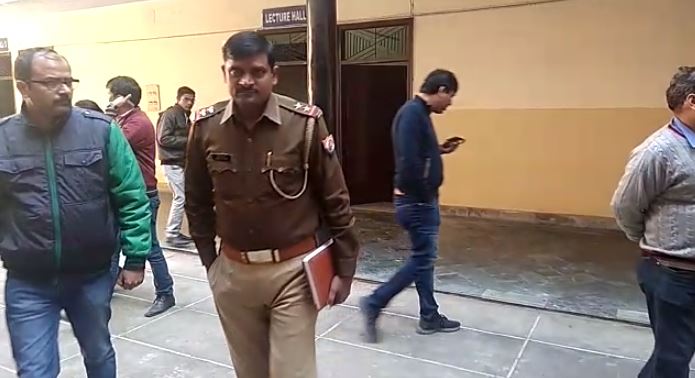 घटना के बाद मौके पर मौजूद पुलिस