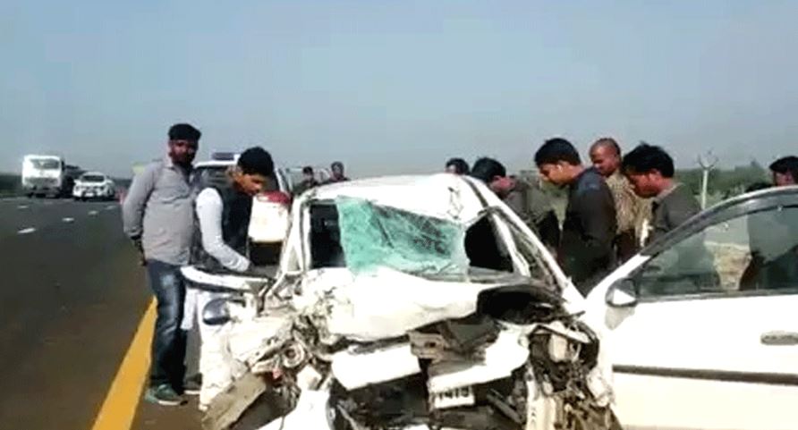 Three of family, driver killed in accident in UP