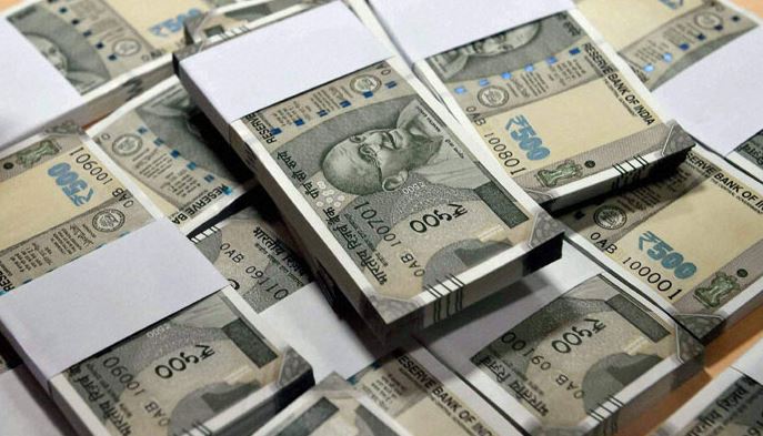 Rs 1.16 crore cash seized from car in Noida