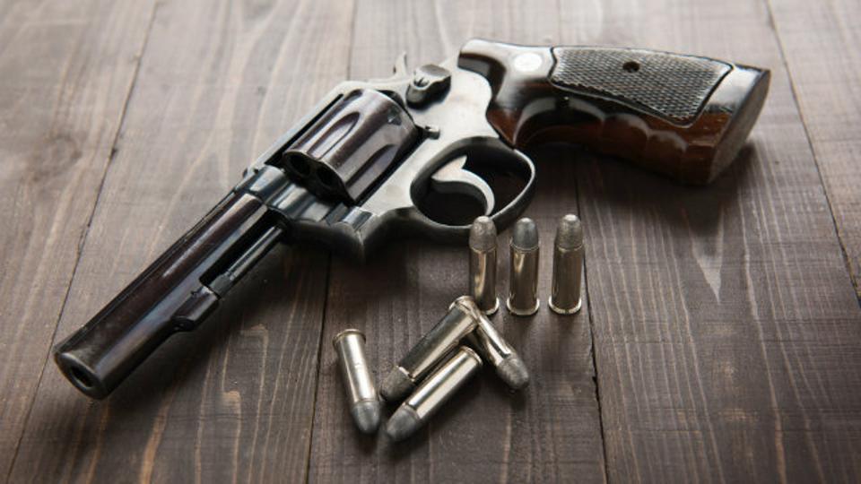 Man held with pistol in Delhi Metro