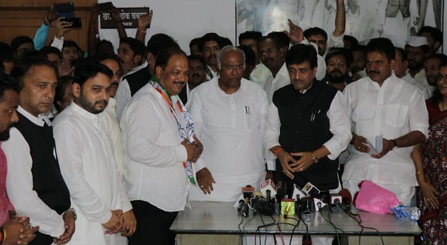 Pravin Gaikwad joins Congress