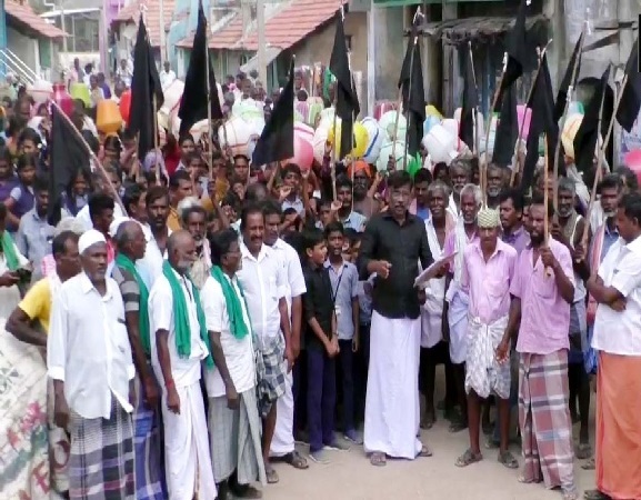 Residents of village in Tamil Nadu protest against the Lok Sabha Polls due to lack of basic amenities in their village