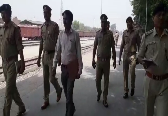 Police conducting inspection in Shamli, Uttar Pradesh