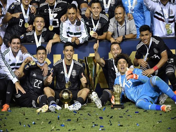 Mexico football team celebrating their victory