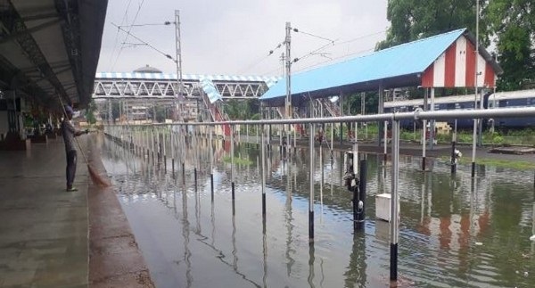 Heavy rain leads to water-logging in railway tracks in Prayagraj