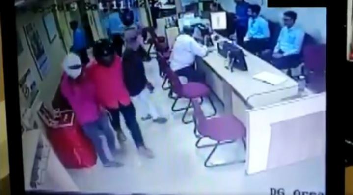 The entire incident was caught on CCTV camera