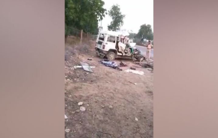 Seven died and more than five sustained injuries in a car-truck collision