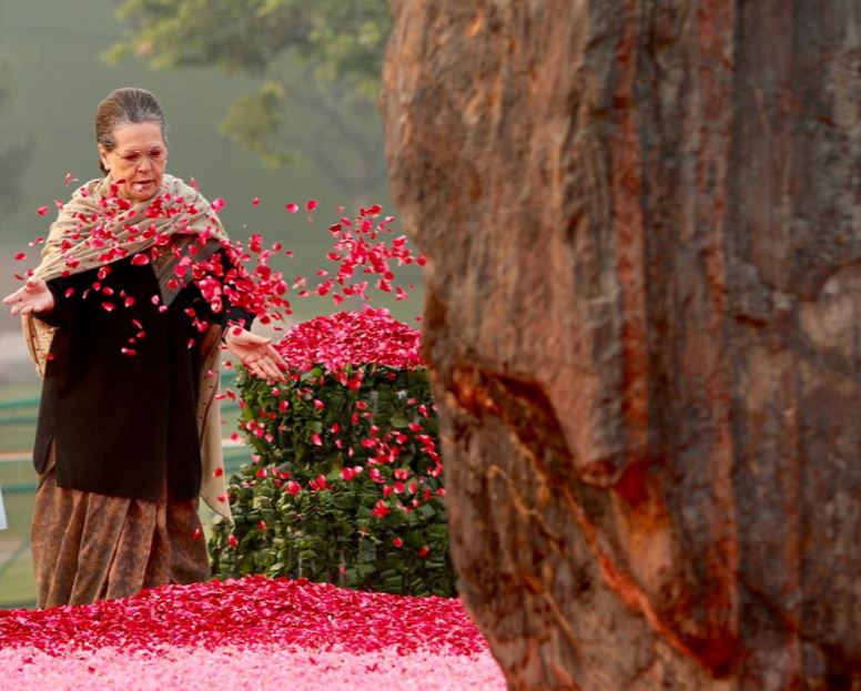 Sonia Gandhi pays tribute to late Prime Minister Indira Gandhi on her birth anniversary at Shakti Sthal