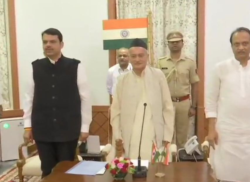 Devendra Fadnavis and Ajit Pawarduring oath ceremony