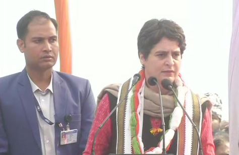 Congress leader Priyanka Gandhi addressing the rally in Lucknow