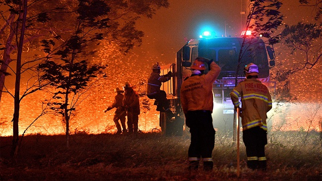 A timelapse of the fires threatening Canberra